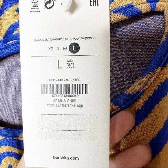 BERSHKA Zebra Blue Tan Short Sleeve Crop Top Front Slit Size Large - Picture 6 of 8